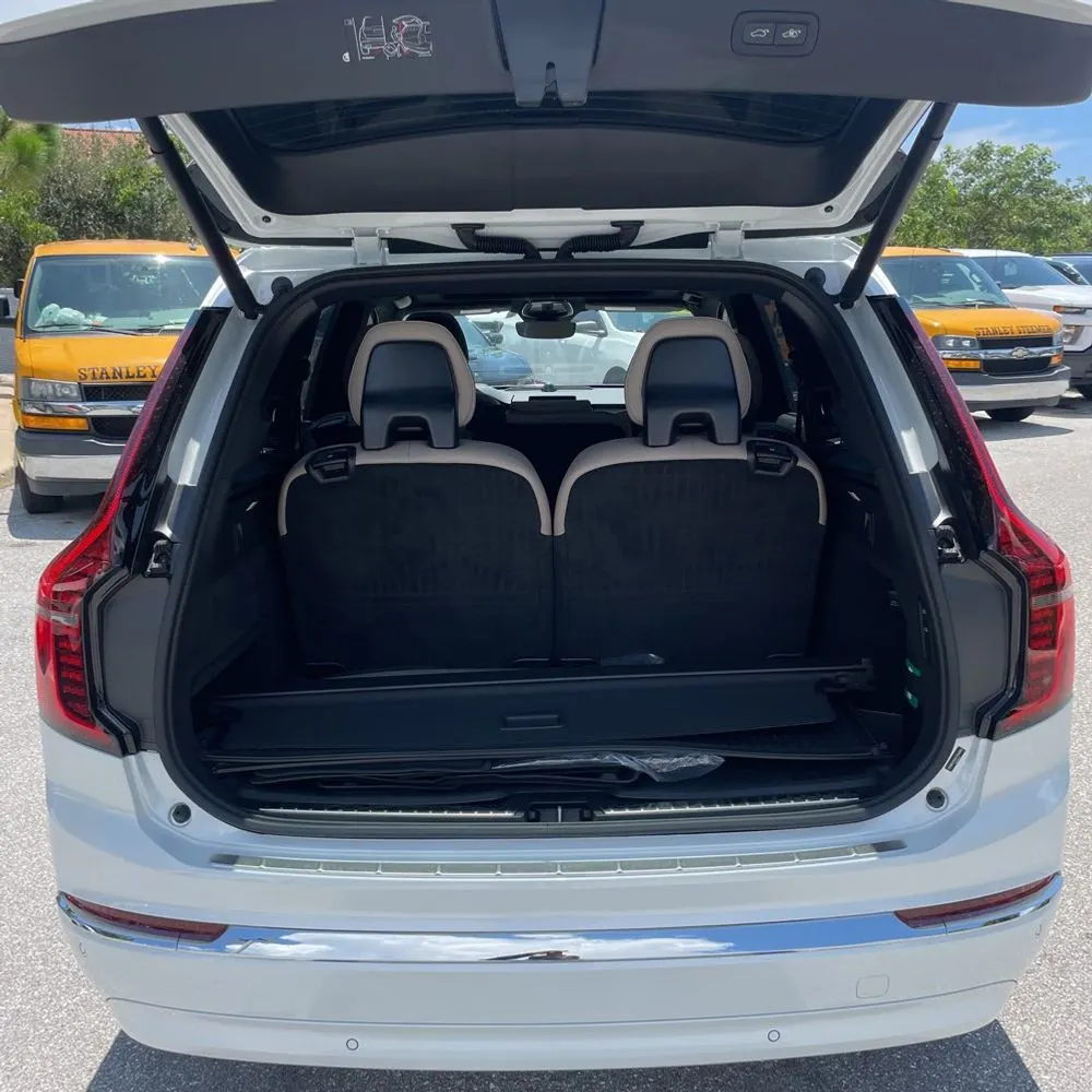 2025 Volvo XC90 B6 - Ultra