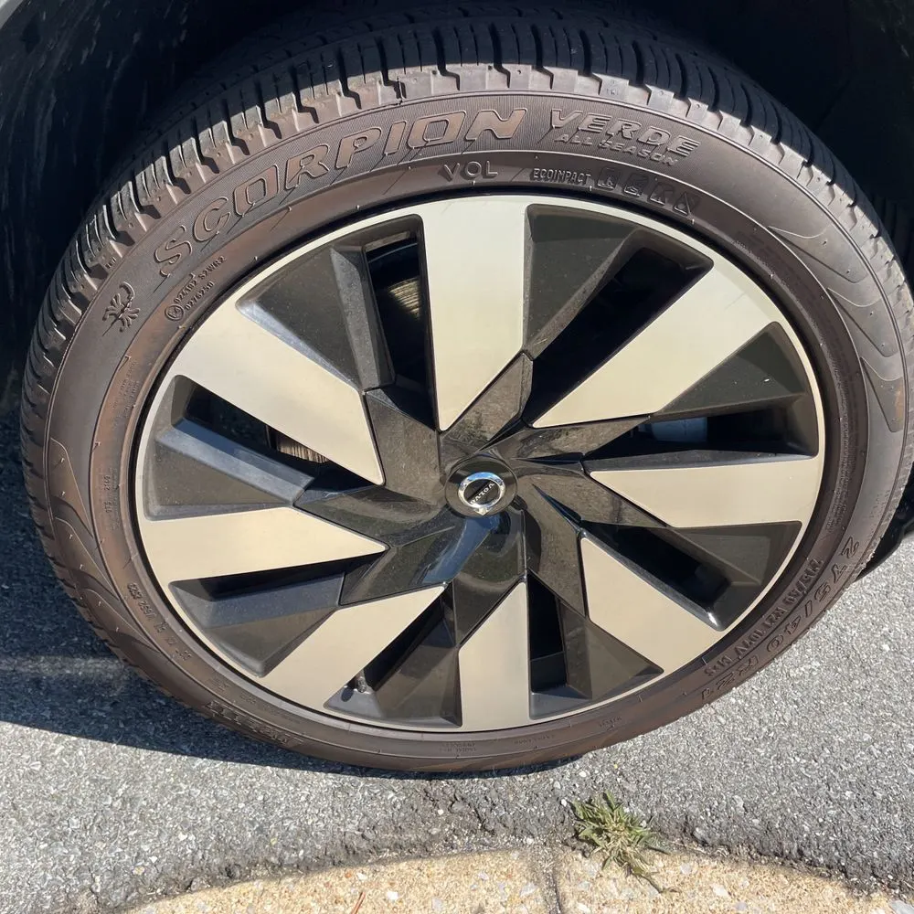 2024 Volvo XC90 T8 - Plus PHEV