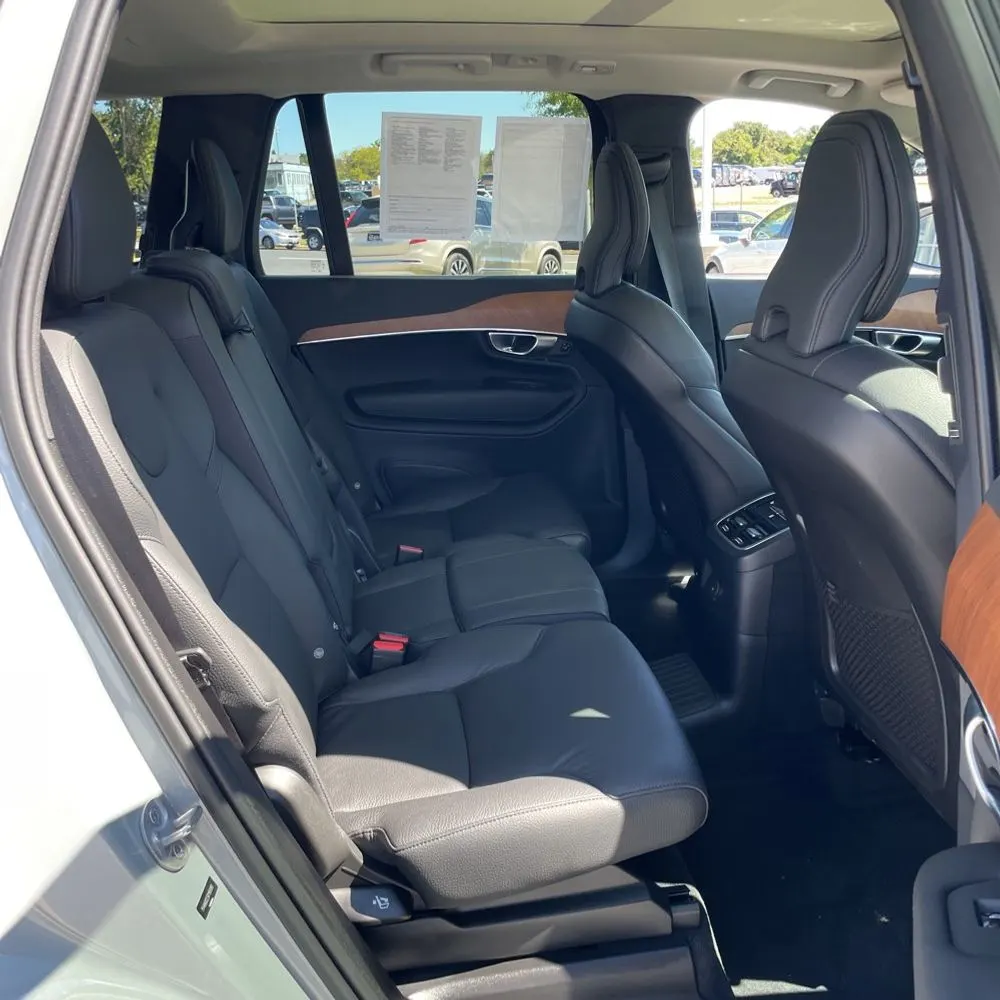 2024 Volvo XC90 T8 - Plus PHEV