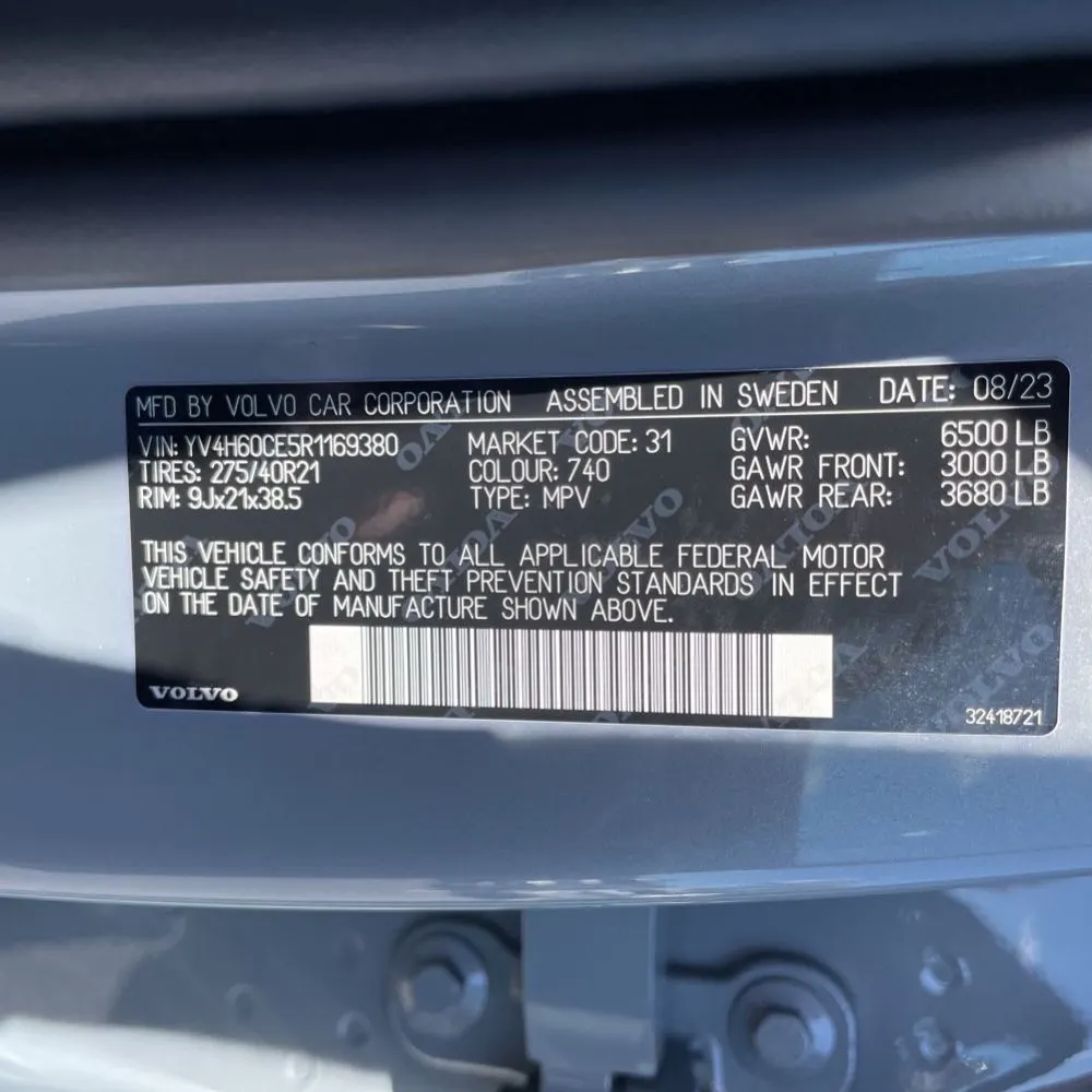 2024 Volvo XC90 T8 - Plus PHEV