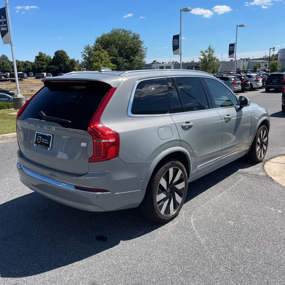 2024 Volvo XC90 T8 - Plus PHEV