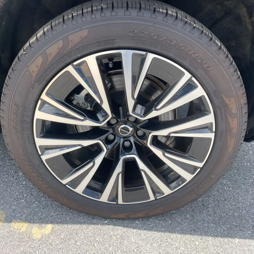 2024 Volvo XC90 T8 - Plus PHEV