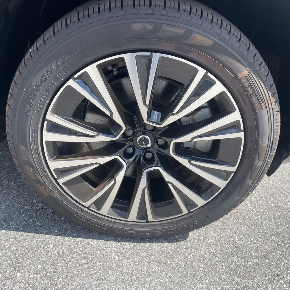 2024 Volvo XC90 T8 - Plus PHEV