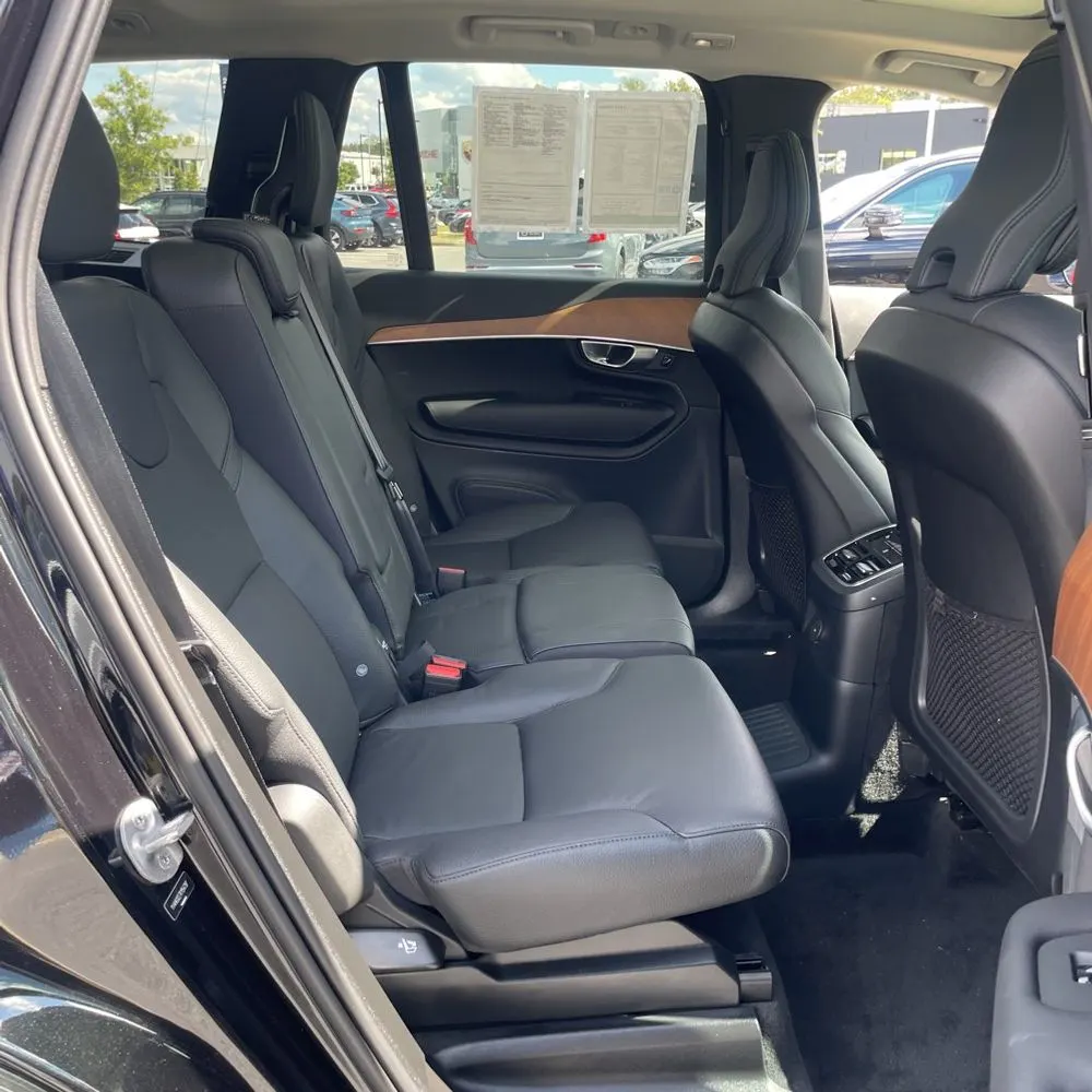 2024 Volvo XC90 T8 - Plus PHEV