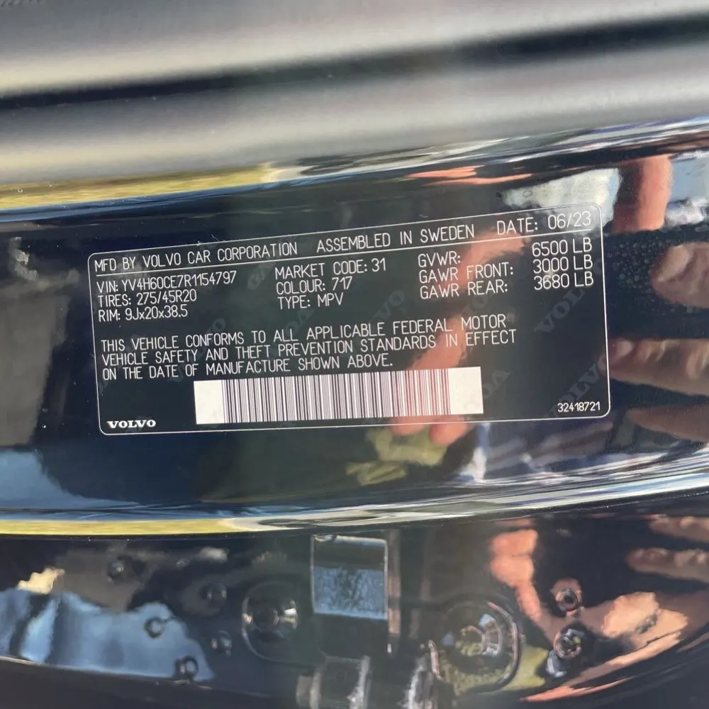 2024 Volvo XC90 T8 - Plus PHEV