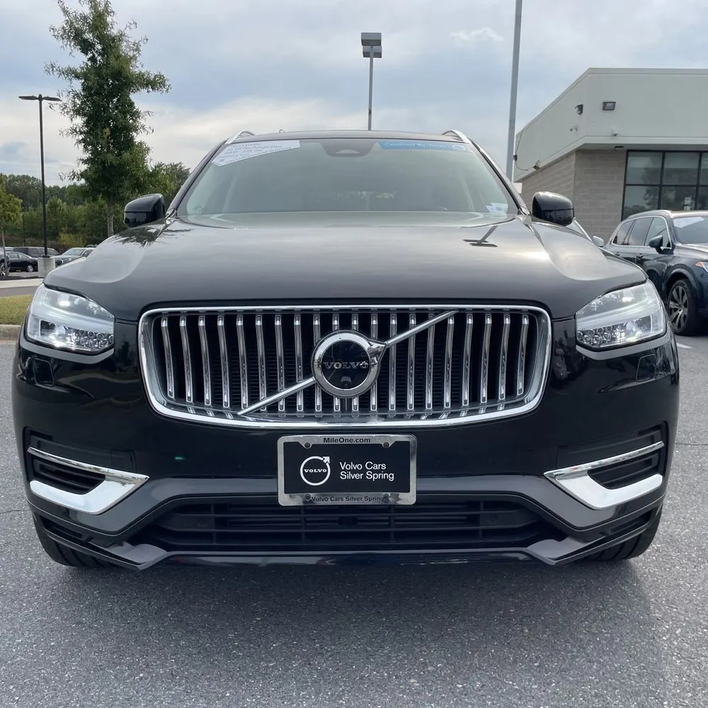 2023 Volvo XC90 T8 - Plus