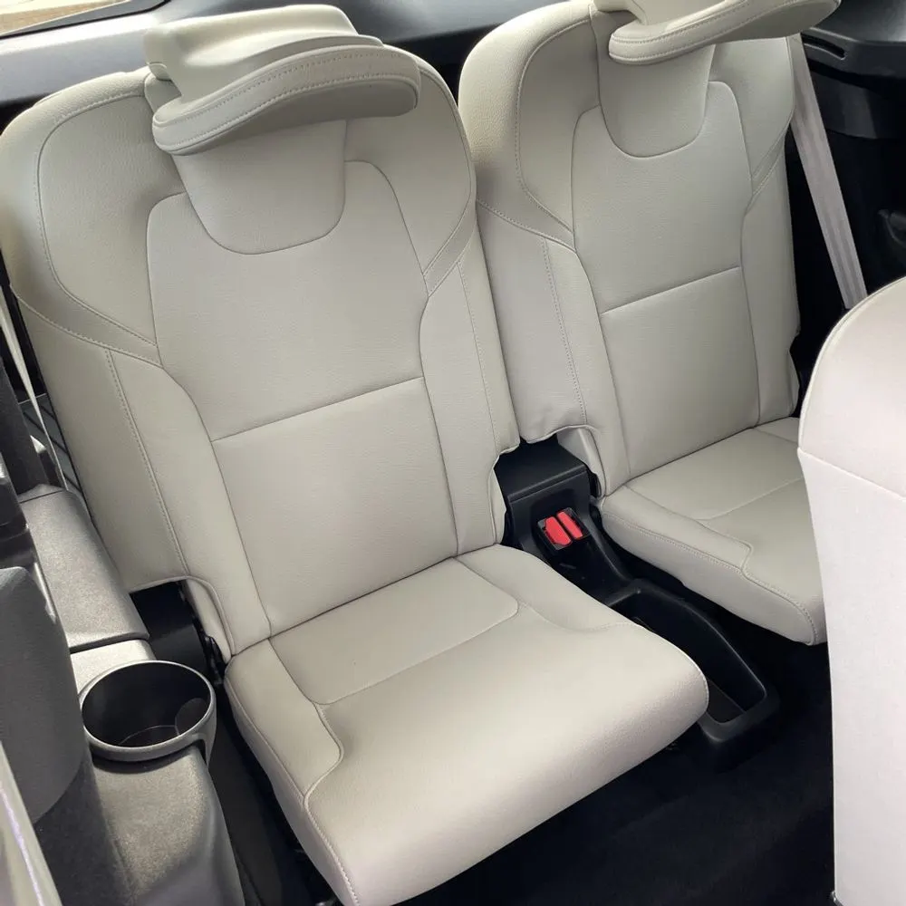 2023 Volvo XC90 T8 - Plus