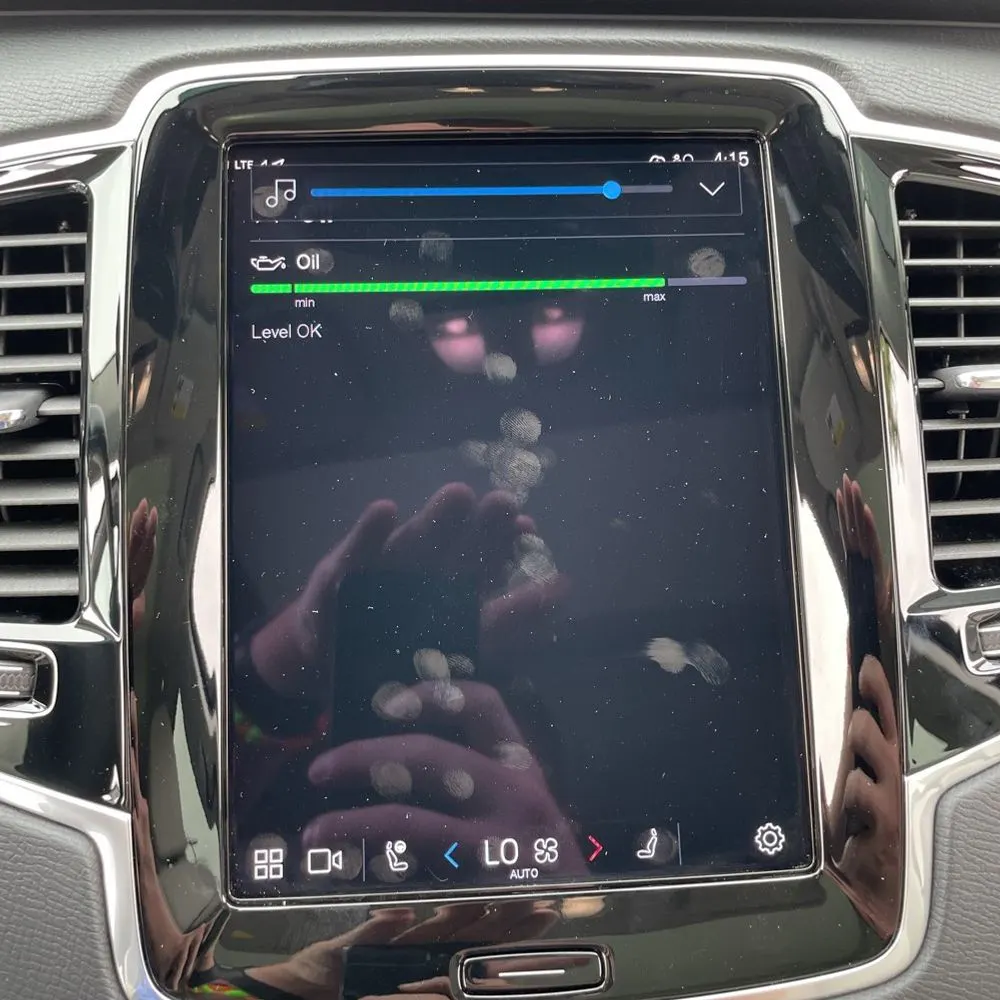 2023 Volvo XC90 T8 - Plus