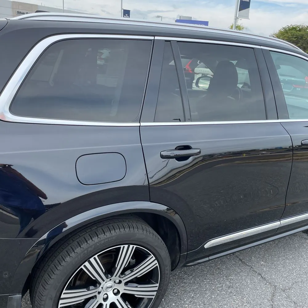 2023 Volvo XC90 T8 - Plus