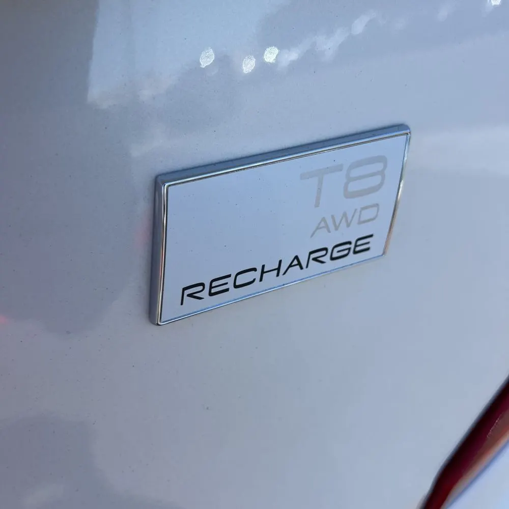2023 Volvo XC90 T8 - Plus