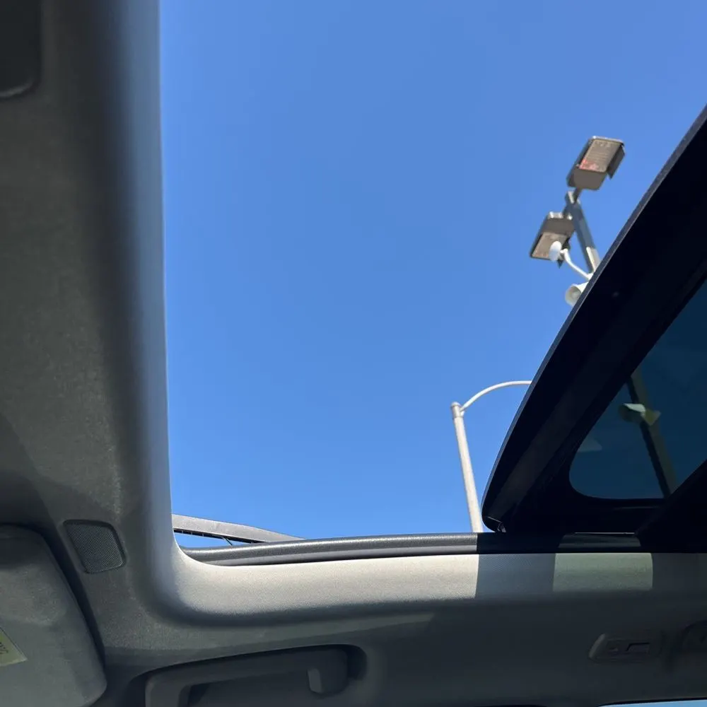 2023 Volvo XC90 T8 - Plus