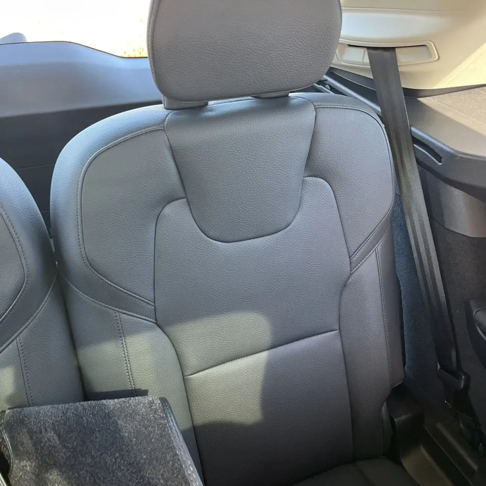 2023 Volvo XC90 T8 - Plus