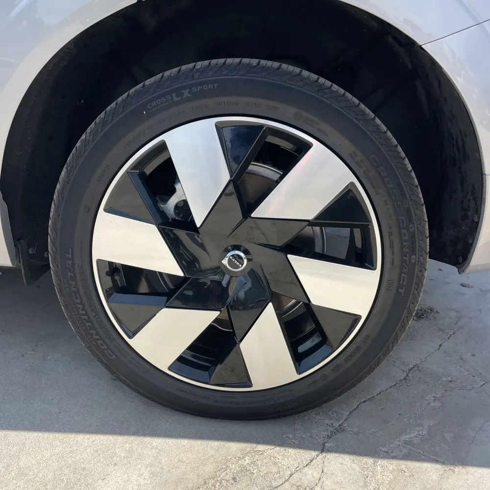 2024 Volvo XC60 T8 - Plus PHEV