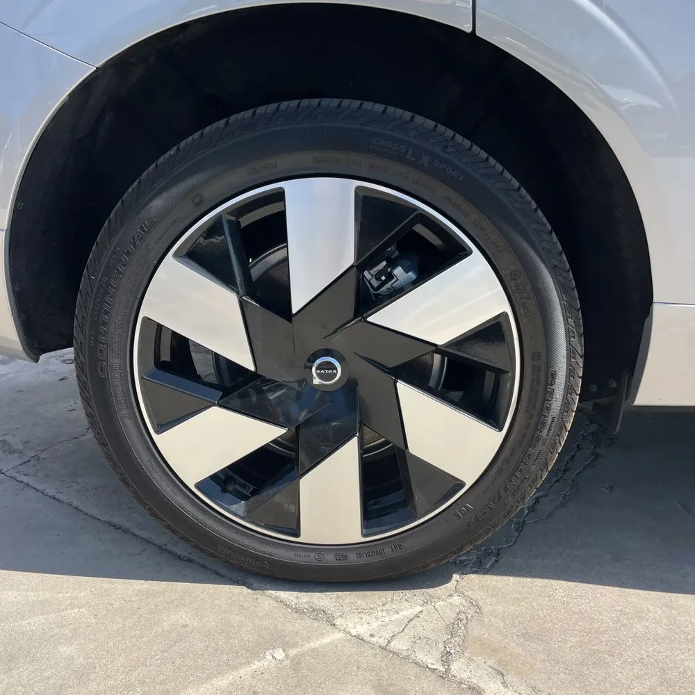 2024 Volvo XC60 T8 - Plus PHEV