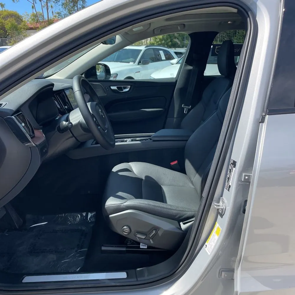 2024 Volvo XC60 T8 - Plus PHEV