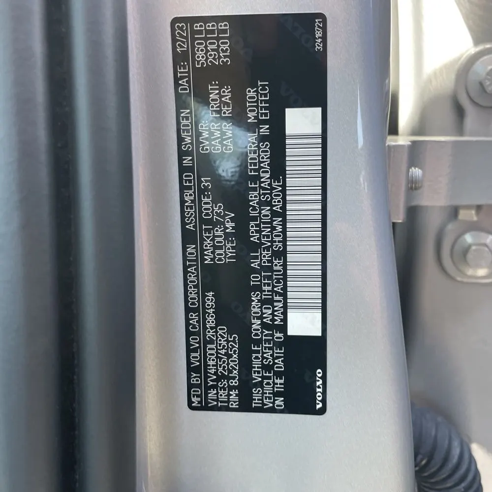 2024 Volvo XC60 T8 - Plus PHEV