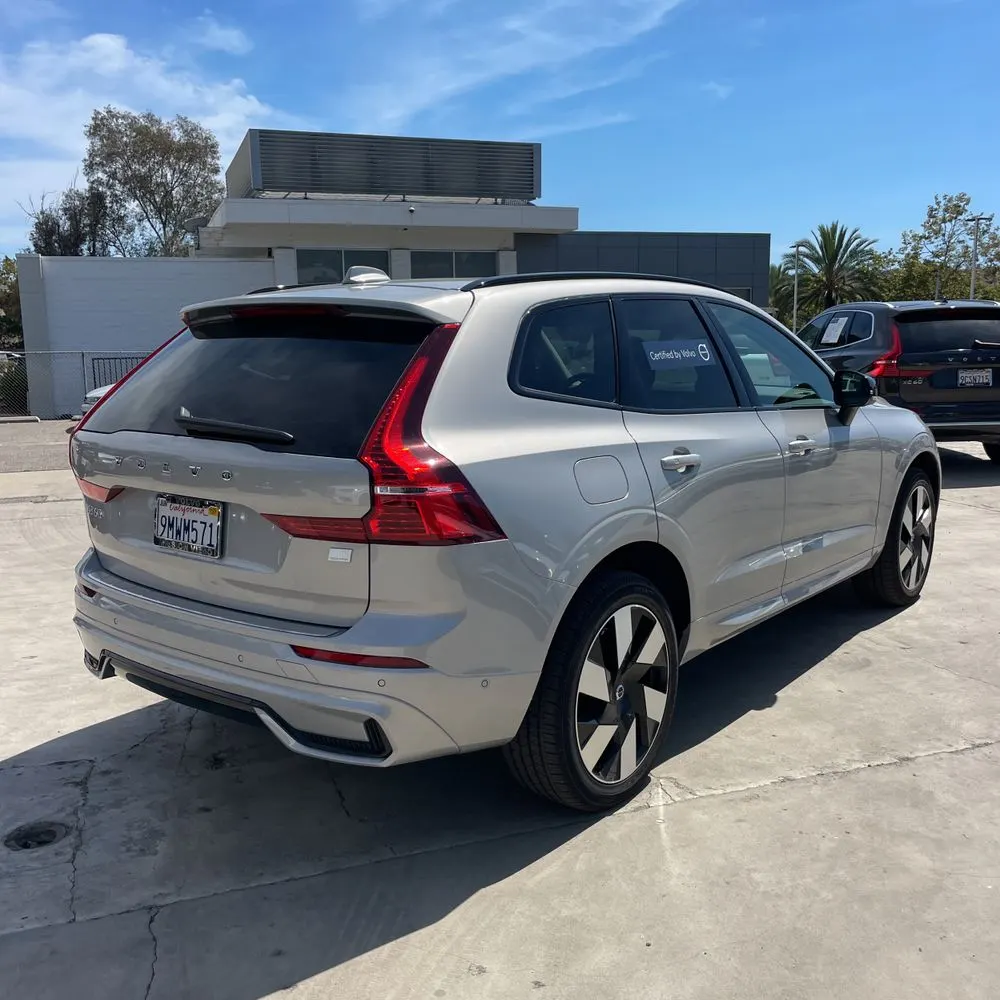 2024 Volvo XC60 T8 - Plus PHEV