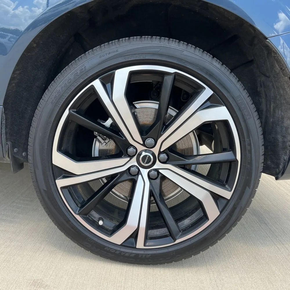 2024 Volvo XC60 T8 - Ultimate PHEV