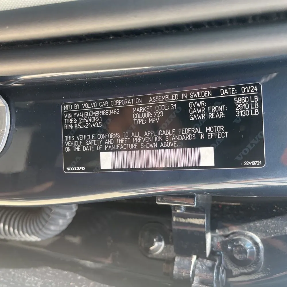 2024 Volvo XC60 T8 - Ultimate PHEV