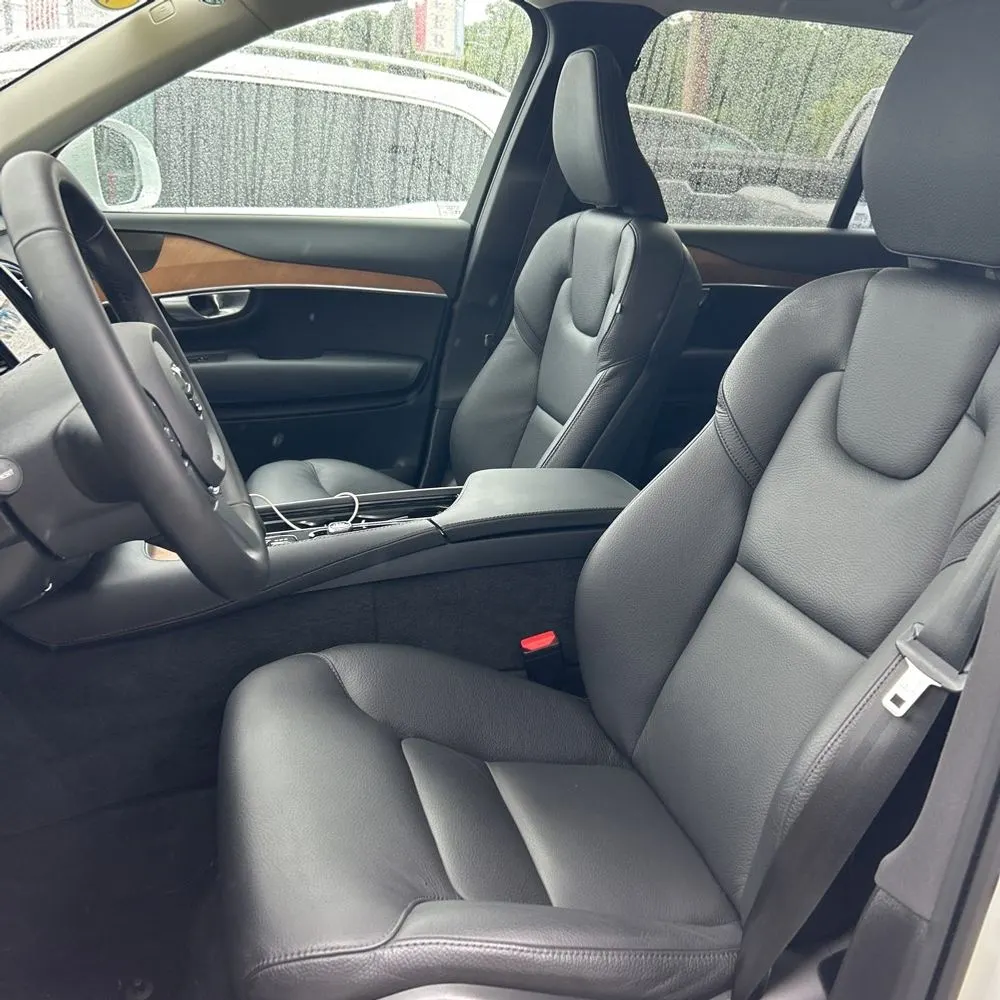 2024 Volvo XC90 T8 - Plus PHEV