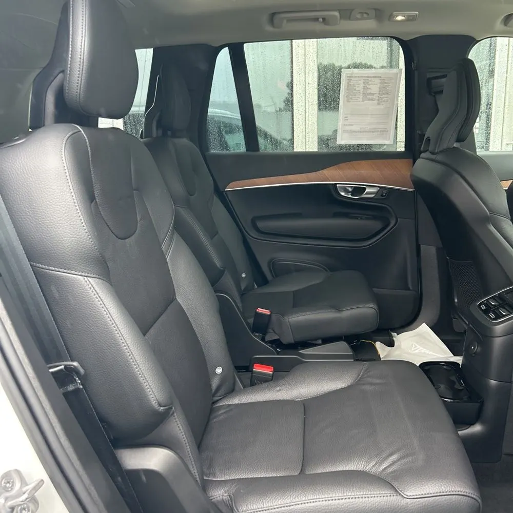 2024 Volvo XC90 T8 - Plus PHEV