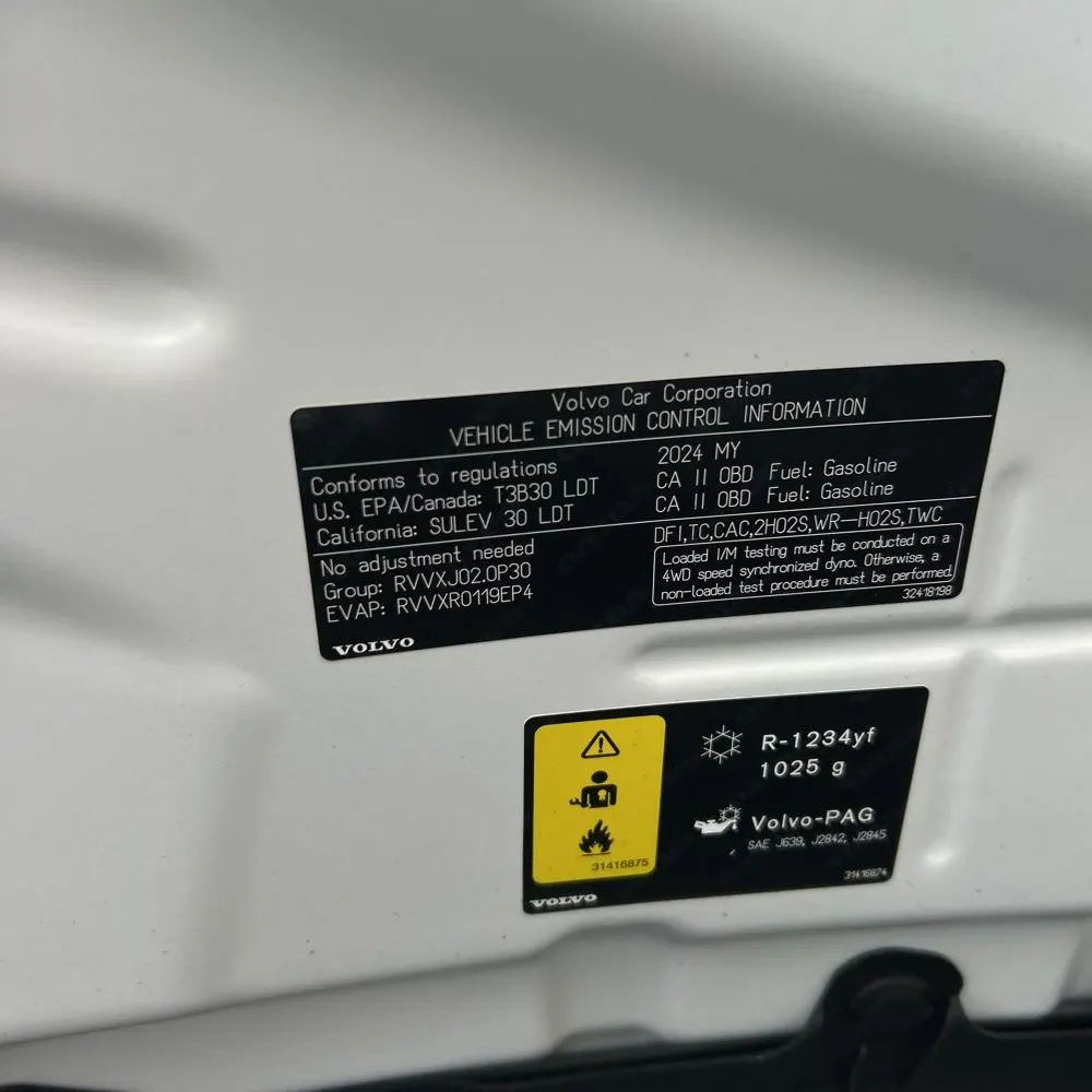 2024 Volvo XC90 T8 - Plus PHEV
