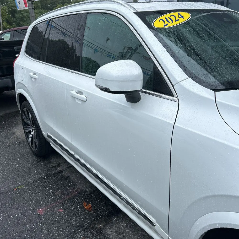 2024 Volvo XC90 T8 - Plus PHEV