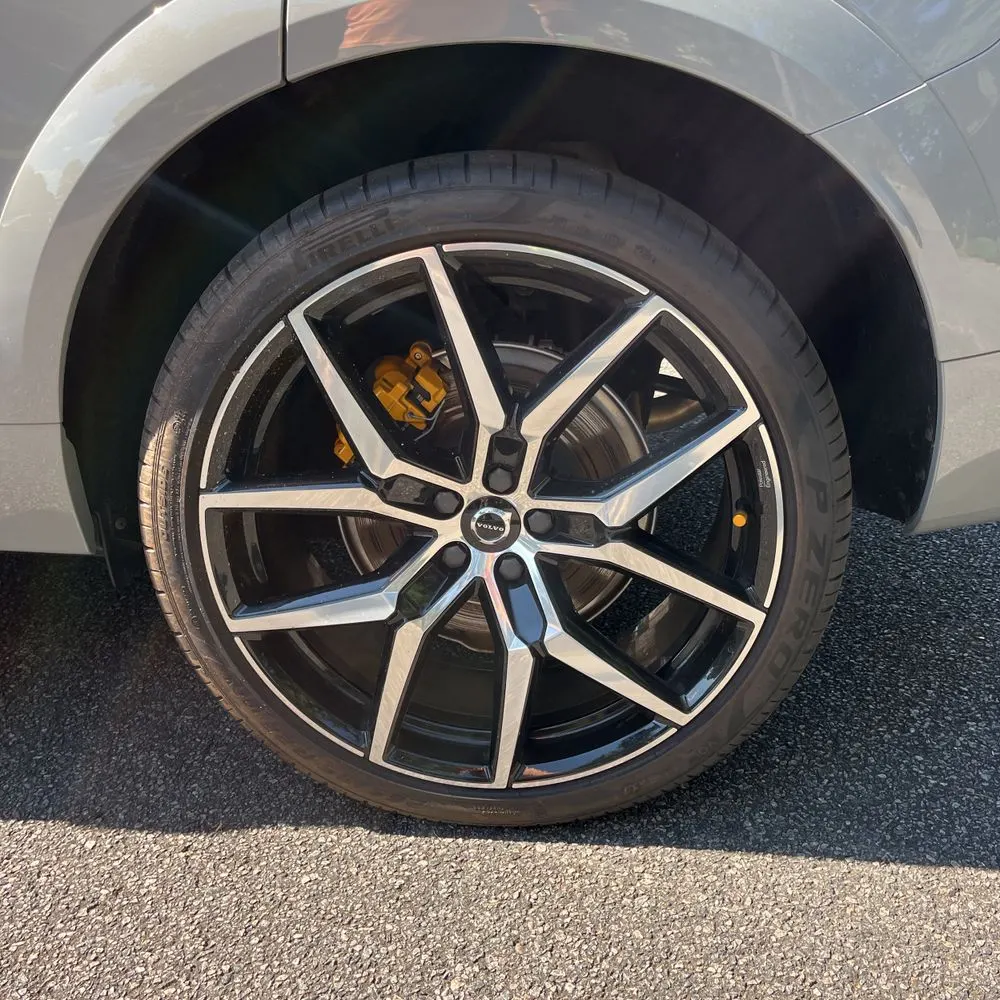 2025 Volvo XC60 T8 - Polestar PHEV