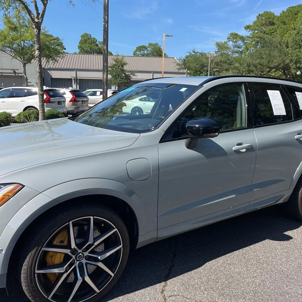 2025 Volvo XC60 T8 - Polestar PHEV
