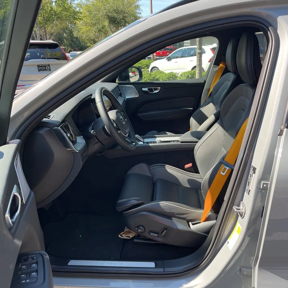 2025 Volvo XC60 T8 - Polestar PHEV