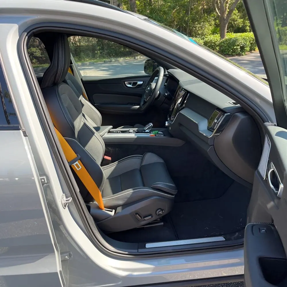 2025 Volvo XC60 T8 - Polestar PHEV