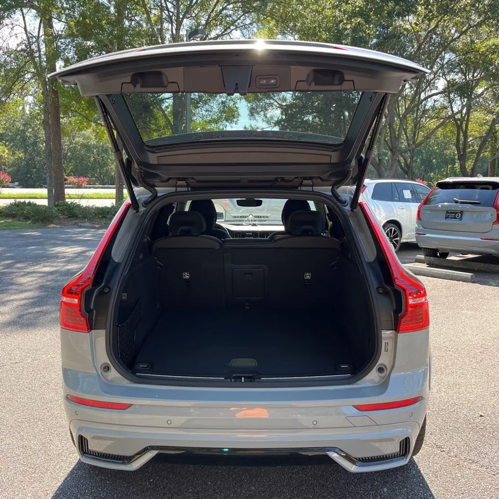 2025 Volvo XC60 T8 - Polestar PHEV