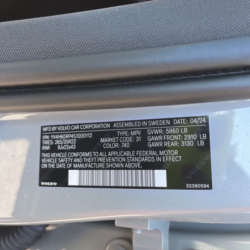 2025 Volvo XC60 T8 - Polestar PHEV