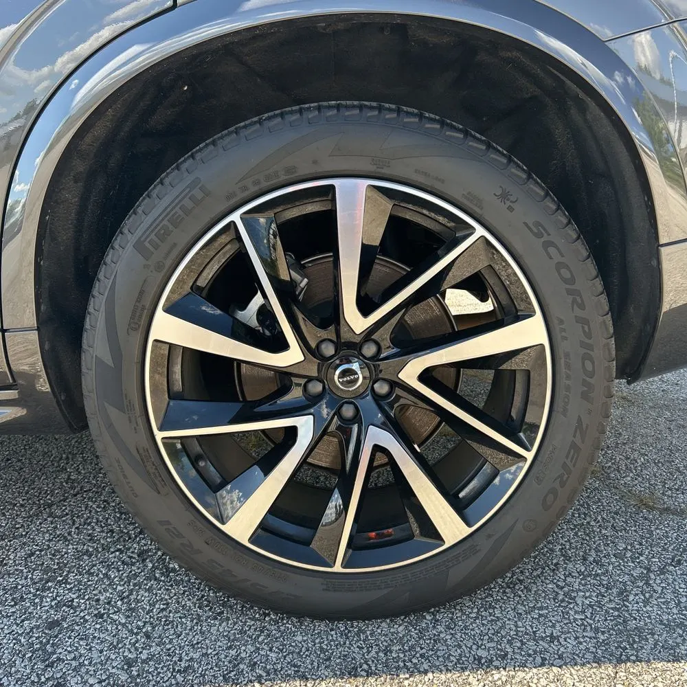 2024 Volvo XC90 B5 - Plus