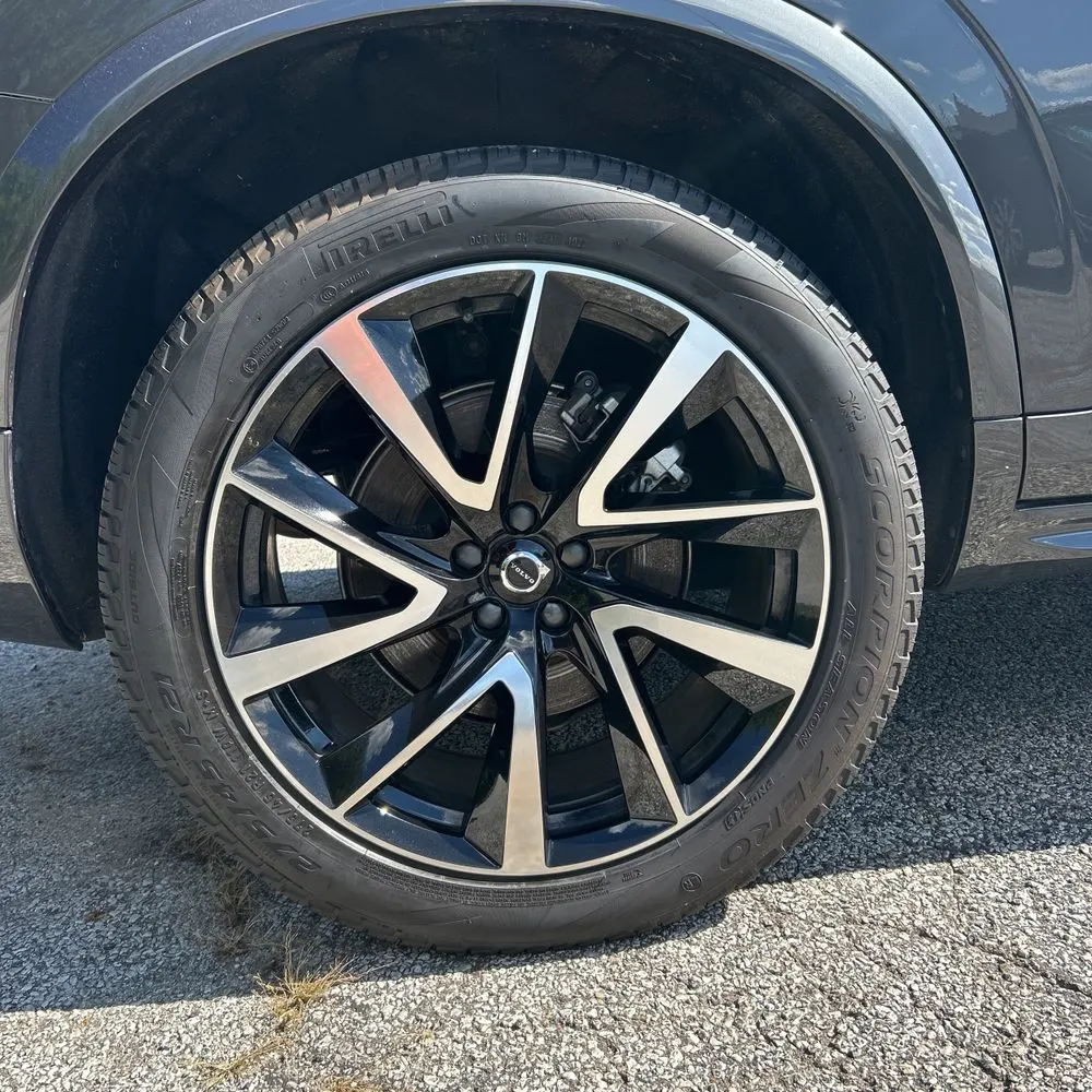 2024 Volvo XC90 B5 - Plus