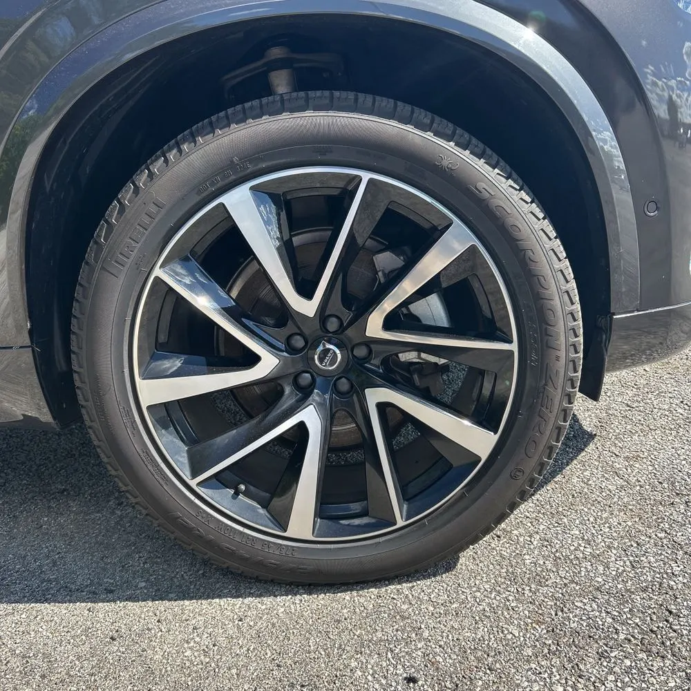 2024 Volvo XC90 B5 - Plus