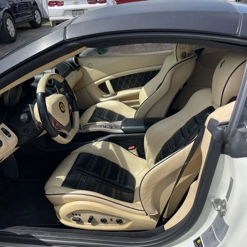 2013 Ferrari California Base