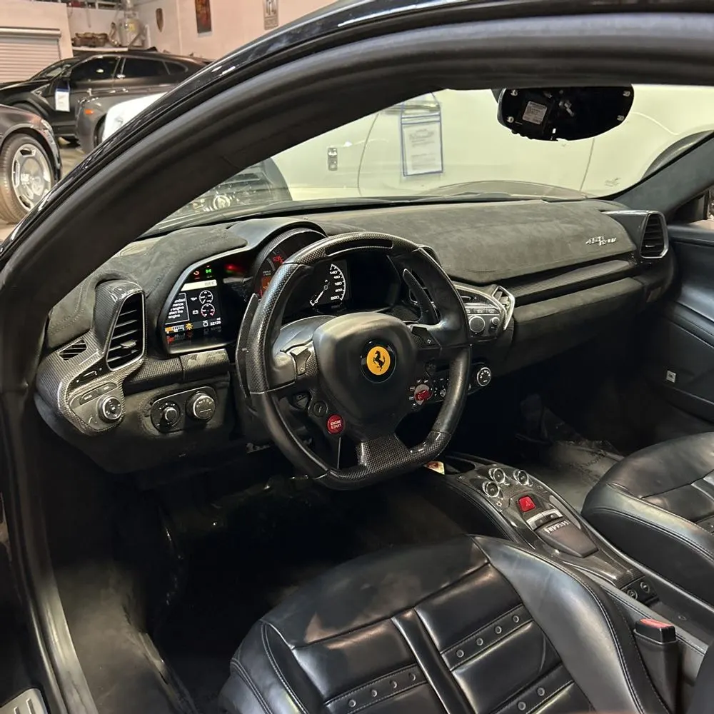 2010 Ferrari 458 Italia Base