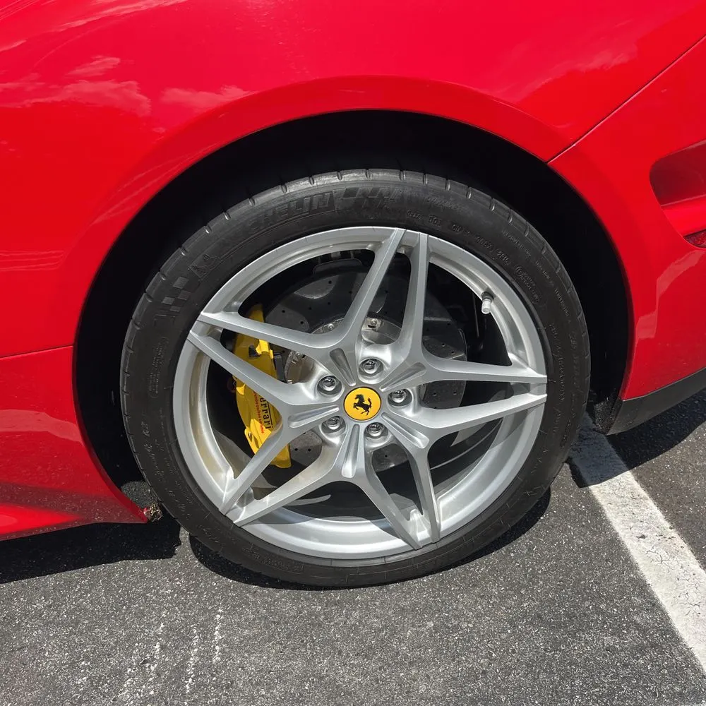 2016 Ferrari California T Base