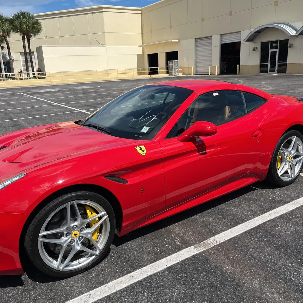 2016 Ferrari California T Base