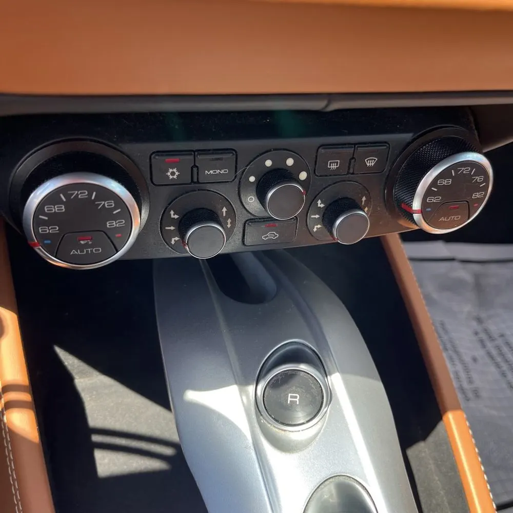 2016 Ferrari California T Base