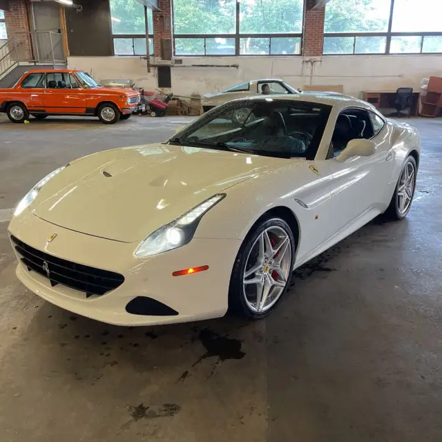 2017 Ferrari California T Base