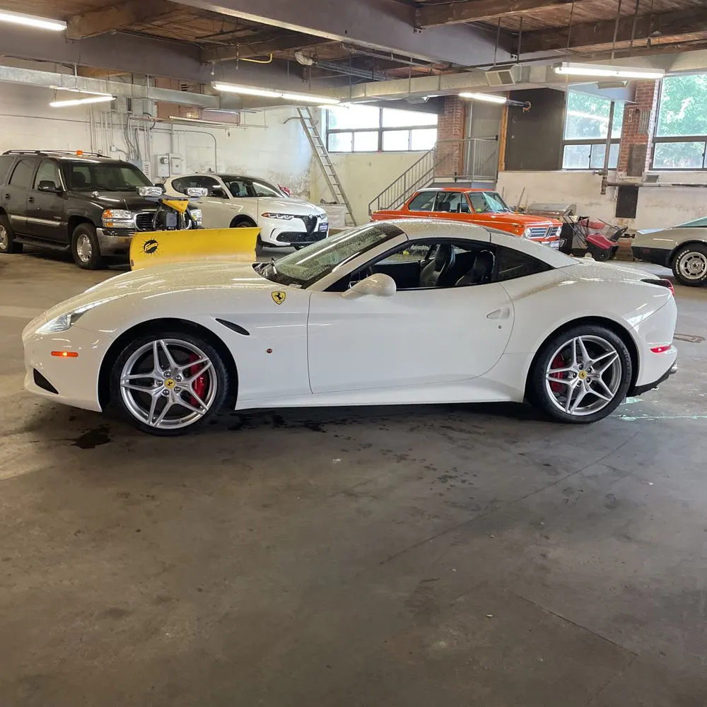 2017 Ferrari California T Base