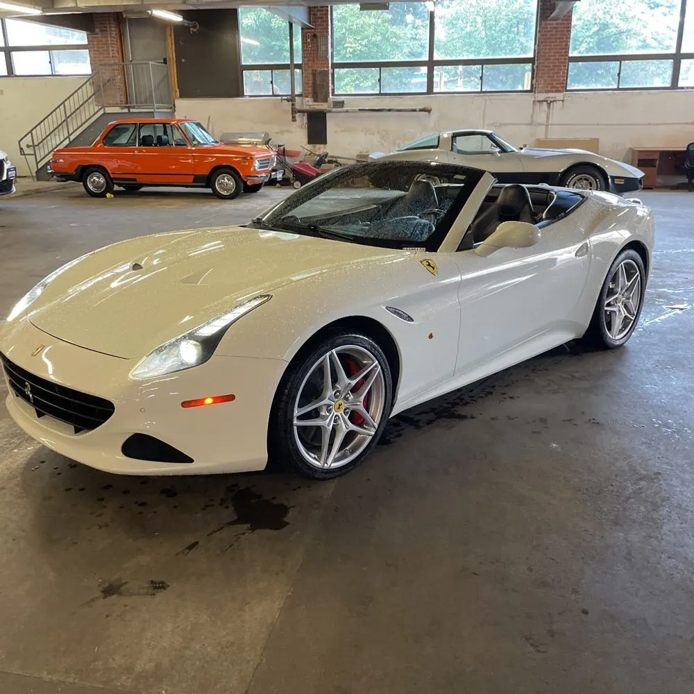 2017 Ferrari California T Base