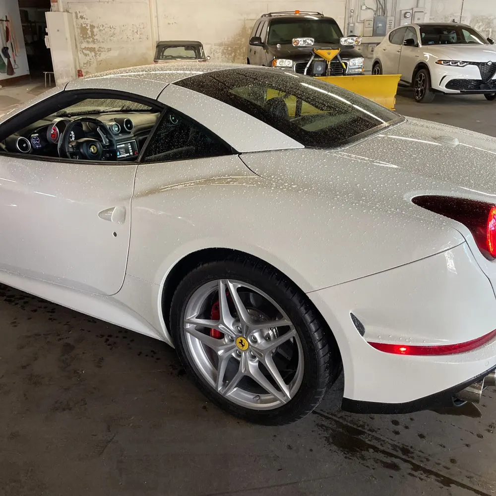 2017 Ferrari California T Base