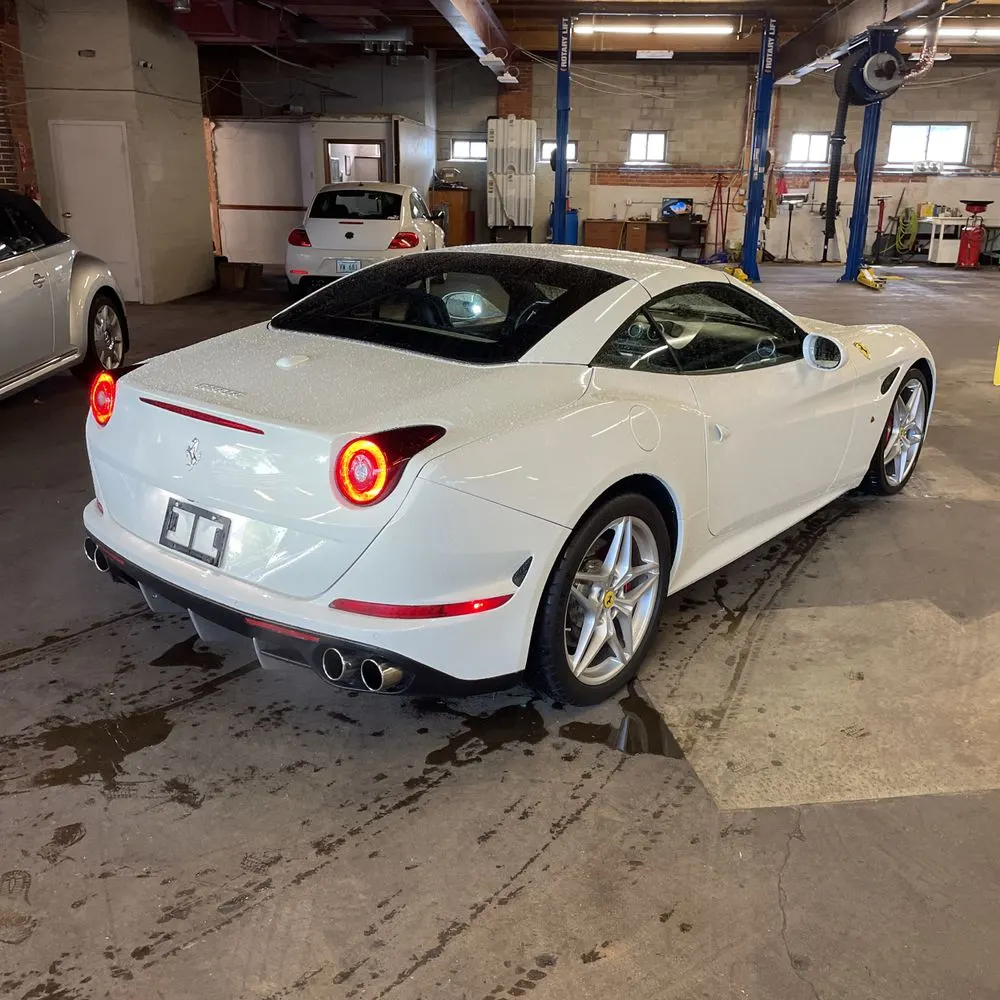 2017 Ferrari California T Base