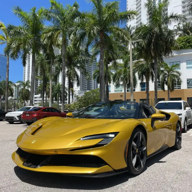 2023 Ferrari SF90 Spider