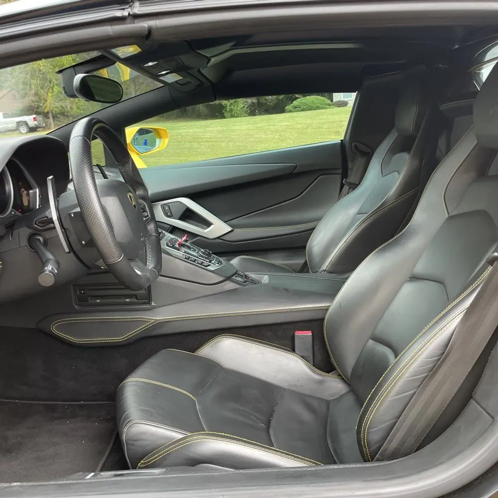2014 Lamborghini Aventador Base