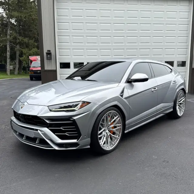 2020 Lamborghini Urus Base
