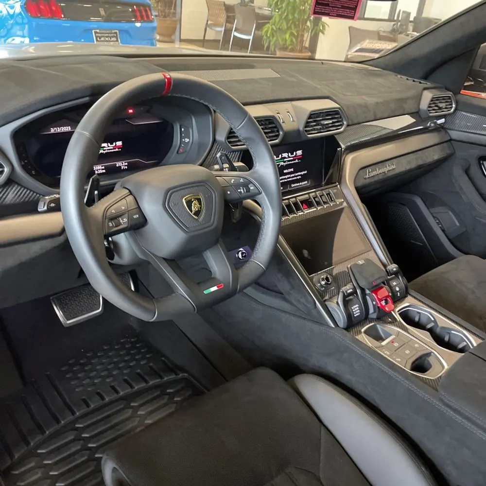 2024 Lamborghini Urus Performante